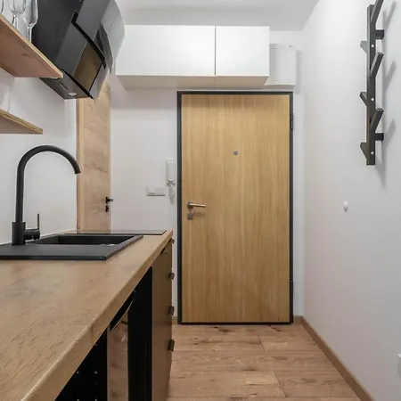 Posnania Parking Samodzielne Zameldowanie 24h Lejlighed Poznań